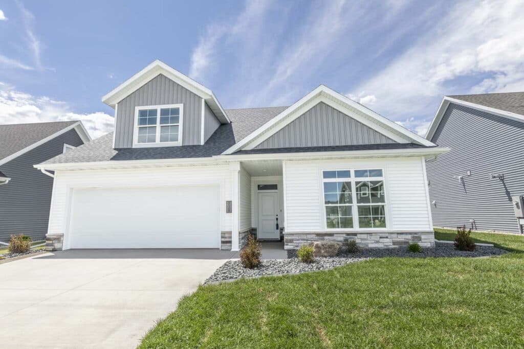Homes 9 5108 Mira Way West Fargo Capri Ranch Wilds Heritage Homes Exterior Grass