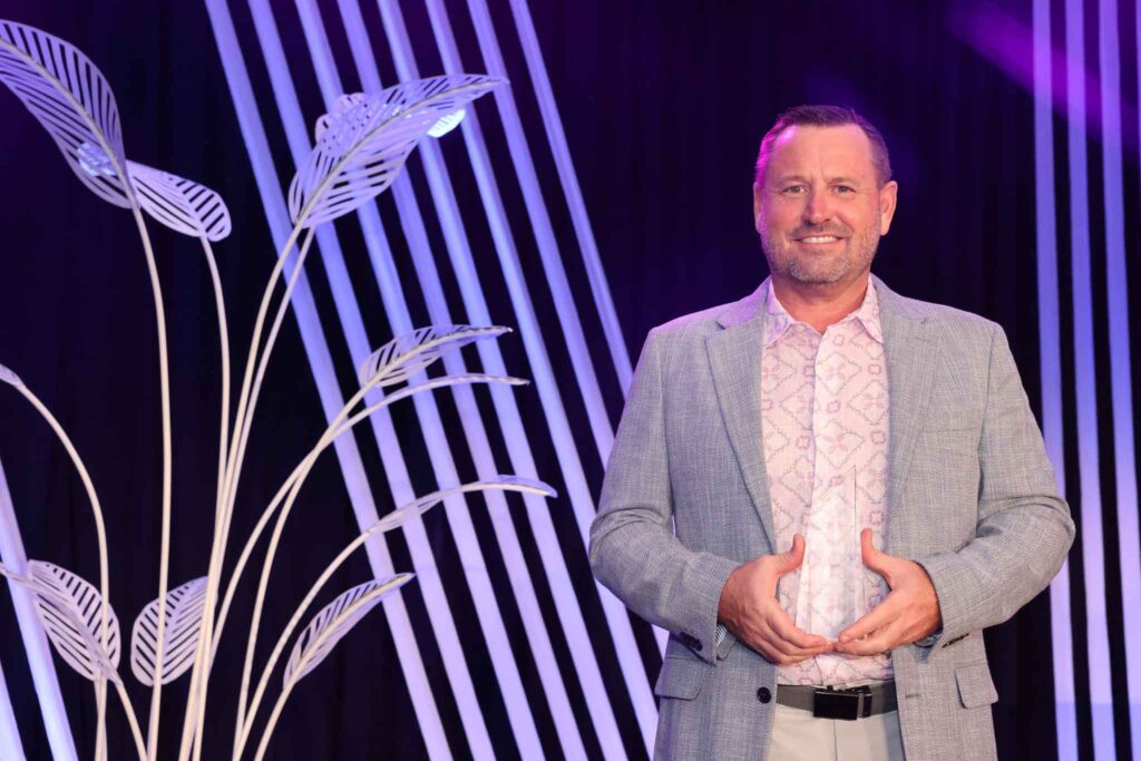 Troy Mattern Vice President Receieves Excellence In Leadership Award Epcon Communities Fargo Heritage Homes Picture